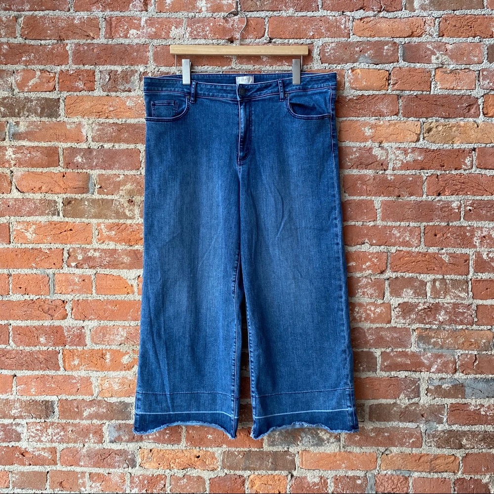 LOFT Outlet Wide Leg Crop Released Hem Jeans